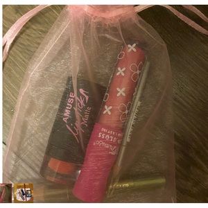 🌹 $10 or 2 for $12. Make up goodie bags